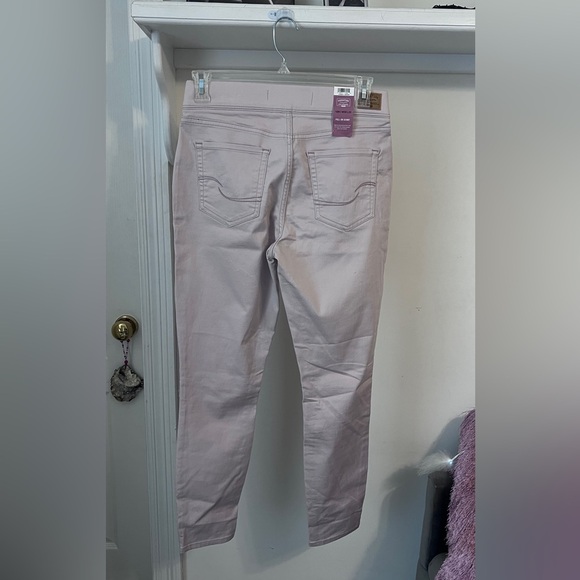 FINAL PRICE NWT Levi’s Pink Pants - Picture 5 of 7